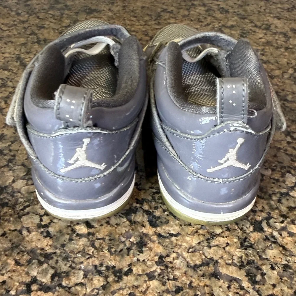 Jordan Toddler Crib Shoes Infant Sneakers Gray White Hook Loop Size 6C